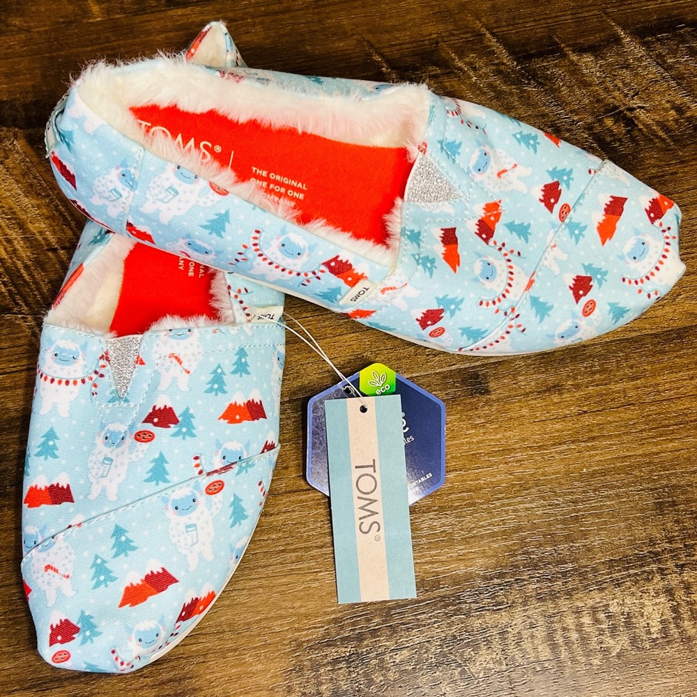 NWT TOMS Christmas! Clearwater Blue Snow Yeti Print